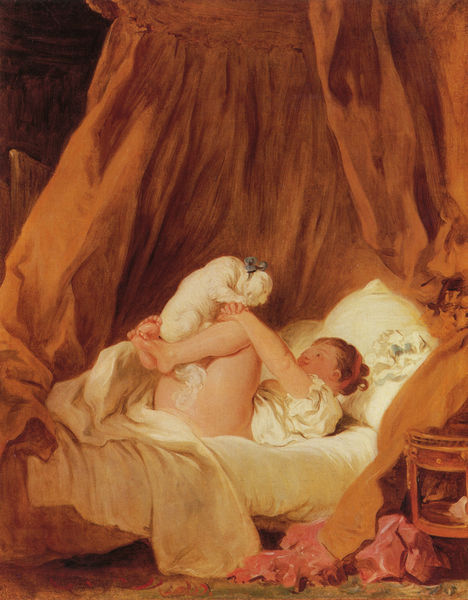 Ein junges Mädchen spielt mit einem Hund auf ihrem Bett