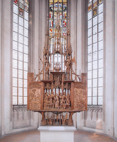 Heilig-Blut-Altar, Gesamtansicht im Westchor der Kirche
