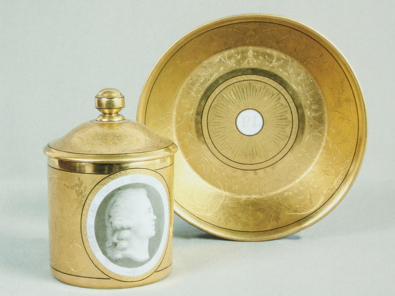 Tasse mit Porträt des Zaren Paul I., mit Deckel und Untertasse