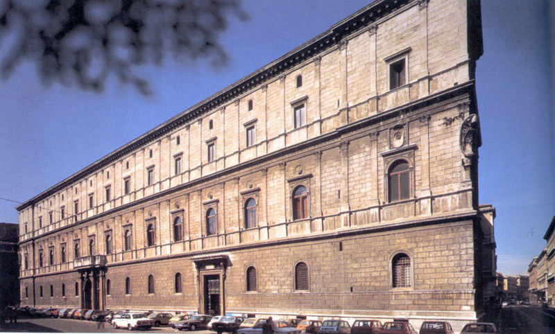 Palazzo della Cancelleria (Ostfassade)