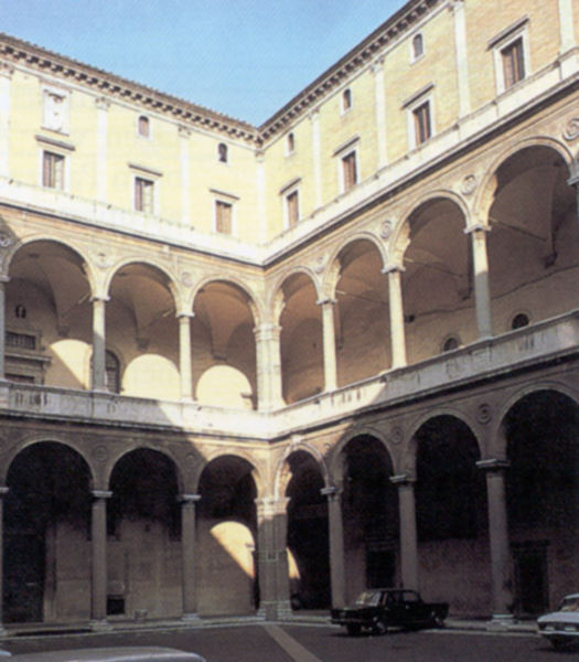 Palazzo della Cancelleria (Innenhof Ecke)
