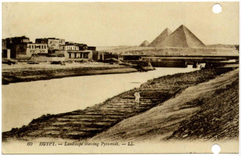 Ägypten - Landschaft mit Pyramiden