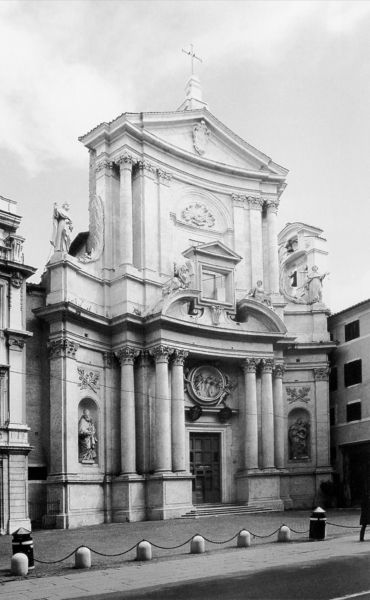 San Marcello al Corso (Fassade)