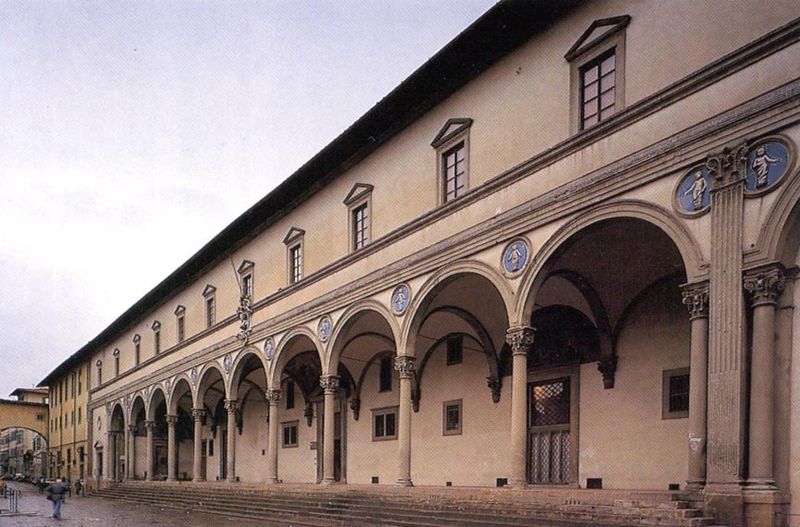 Ospedale degli Innocenti (Fassade in Schrägansicht)