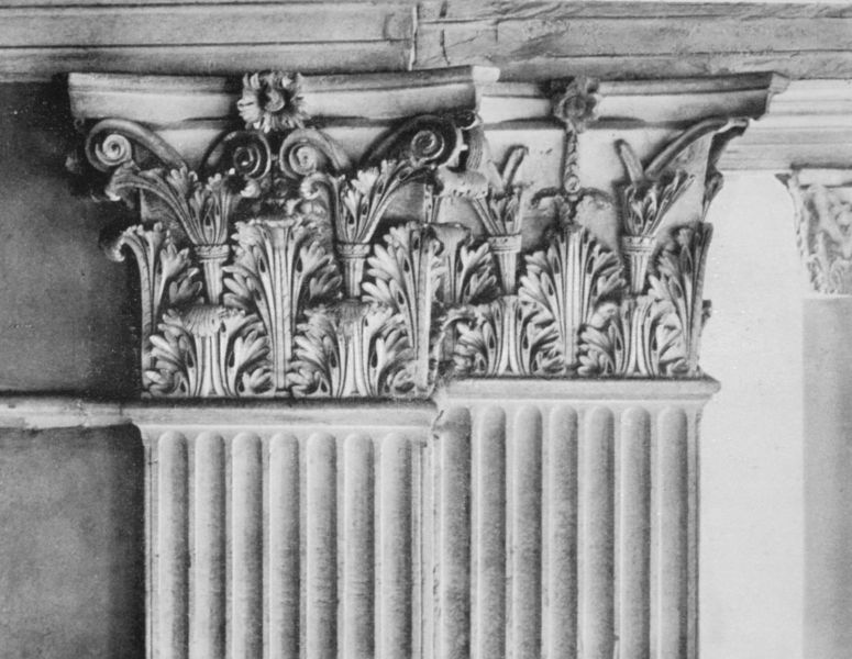 Pantheon (Kapitelle der Vorhalle)