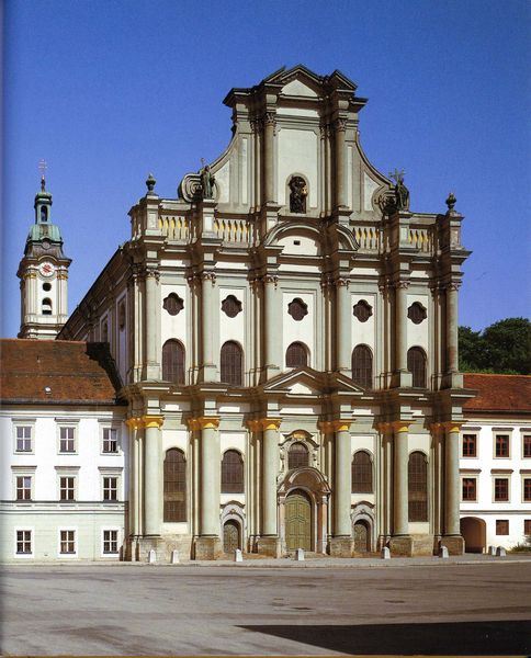 Fassade der Klosterkirche