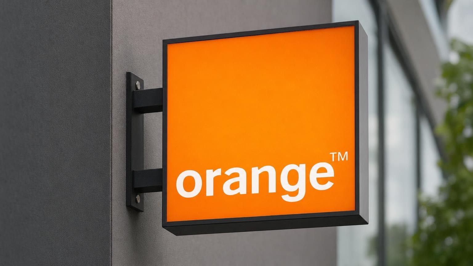 Orange and Morrison Plan French Data Centre Venture for AI Demand