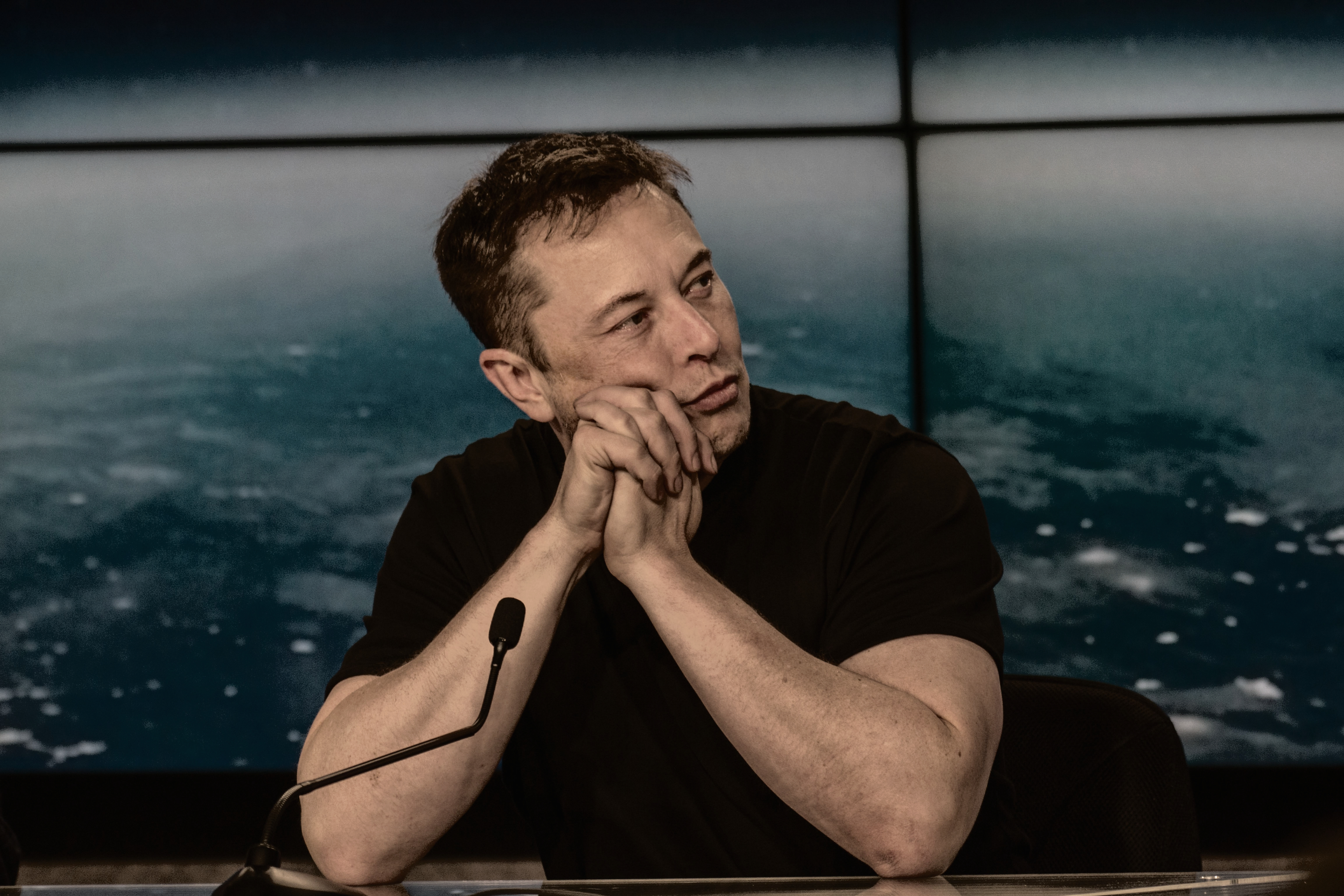 Elon Musk Goes Offline to Prepare for Grok 3 Launch