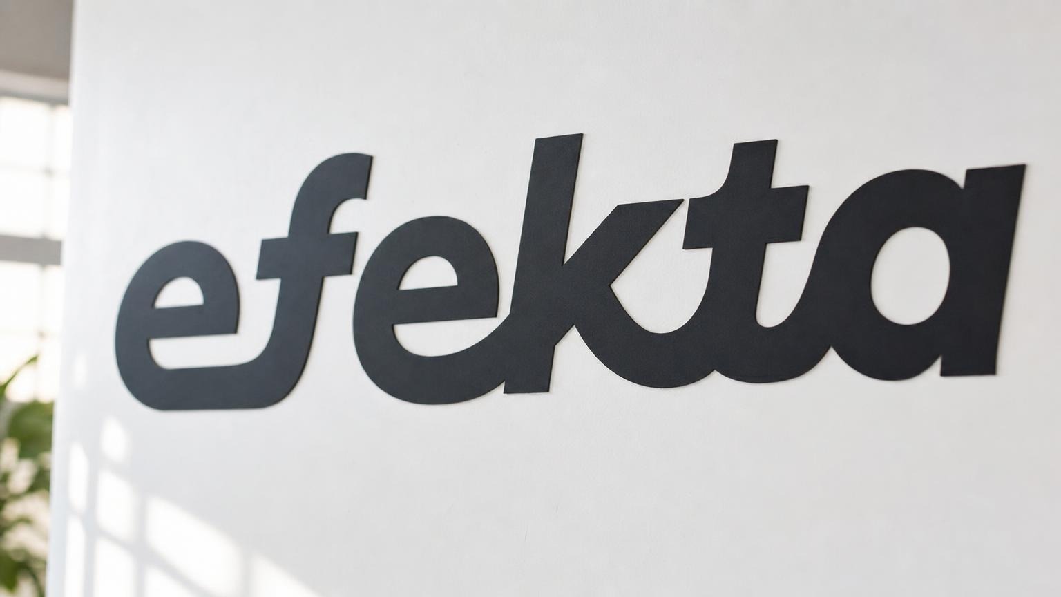 Efekta Survey Finds 73% of US Teachers Use AI Tools