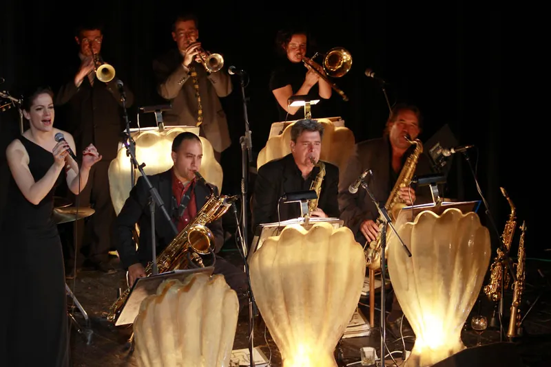 The Pearly Shells Swing Orchestra Ft. Michelle Nicolle