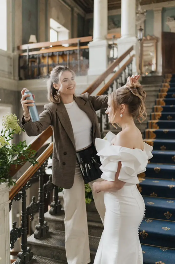 Sara Ollinen Hair & makeup-product-card