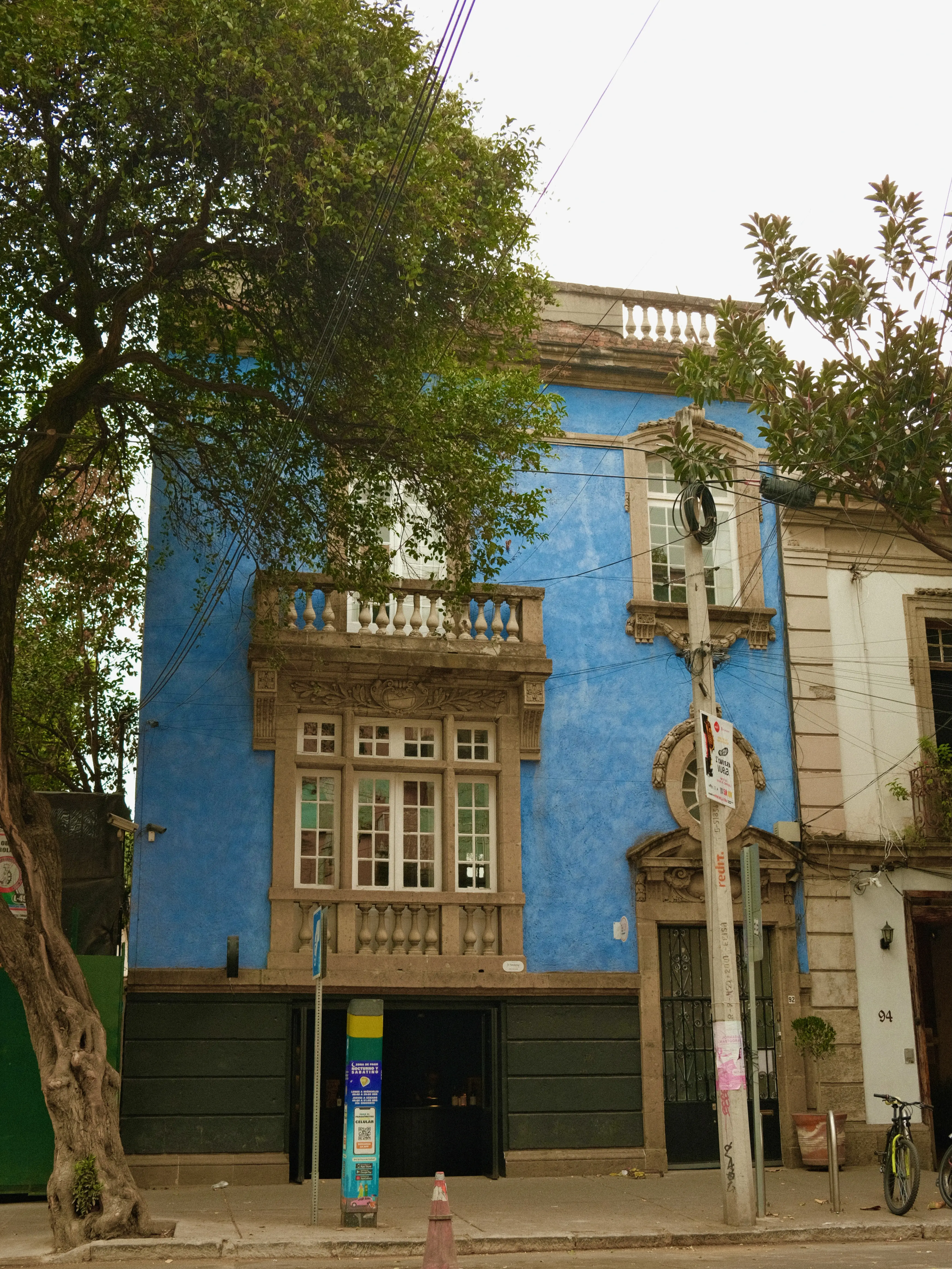 Photo: 2023-12-26_Blue-Building.webp