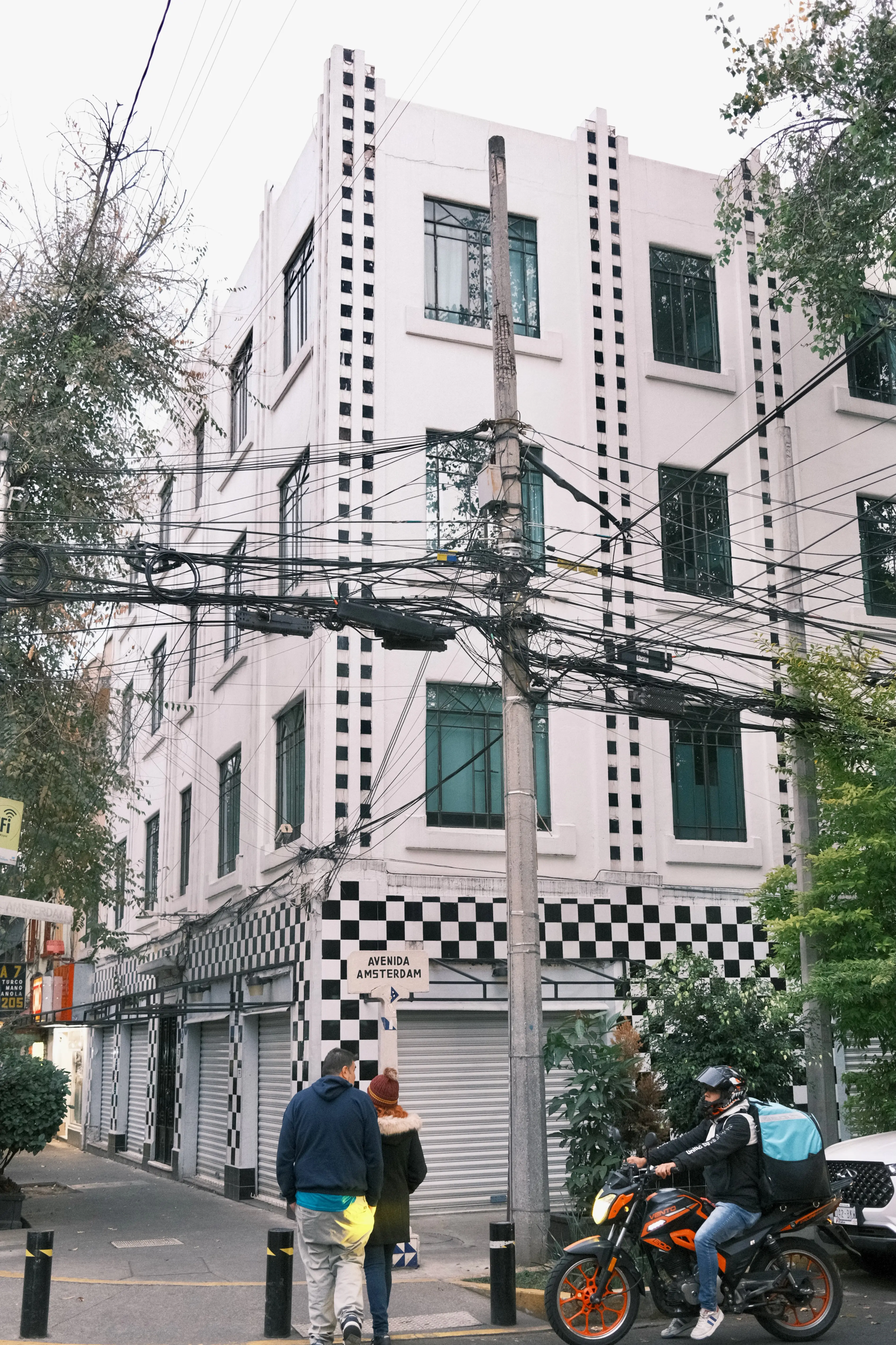 Photo: 2023-12-26_Checker-Building.webp