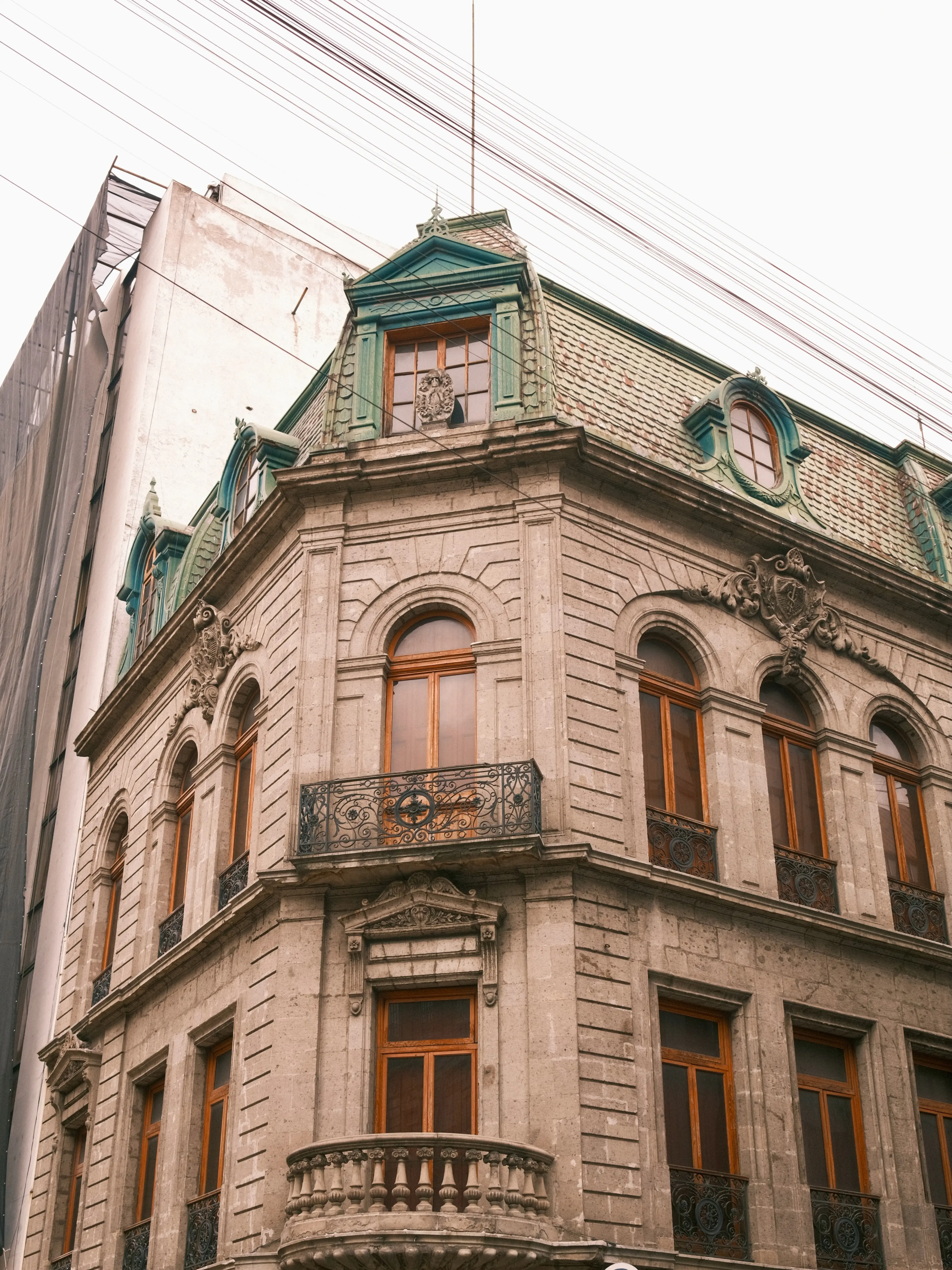 Photo: 2023-12-27_A-Magical-Looking-Building.webp