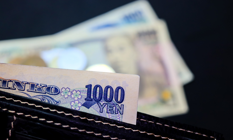 Exchanging Money for a Trip to Japan