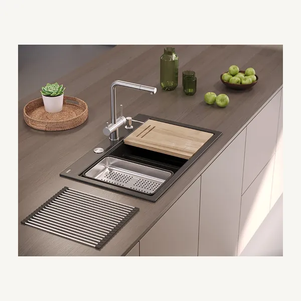 3-way kitchen sink mixer in stainless steel with pull-out spray