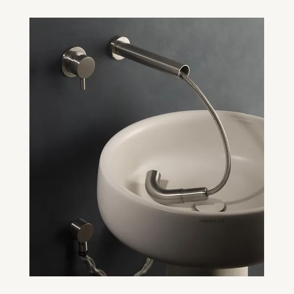 Approdo Wall Mounted Pull Out Spout Kitchen Set