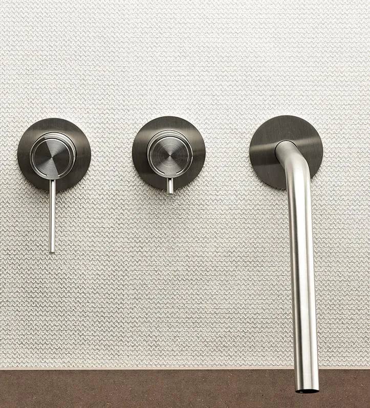 Slancio Concealed Wall Bathtub Set with Two Way Diverter