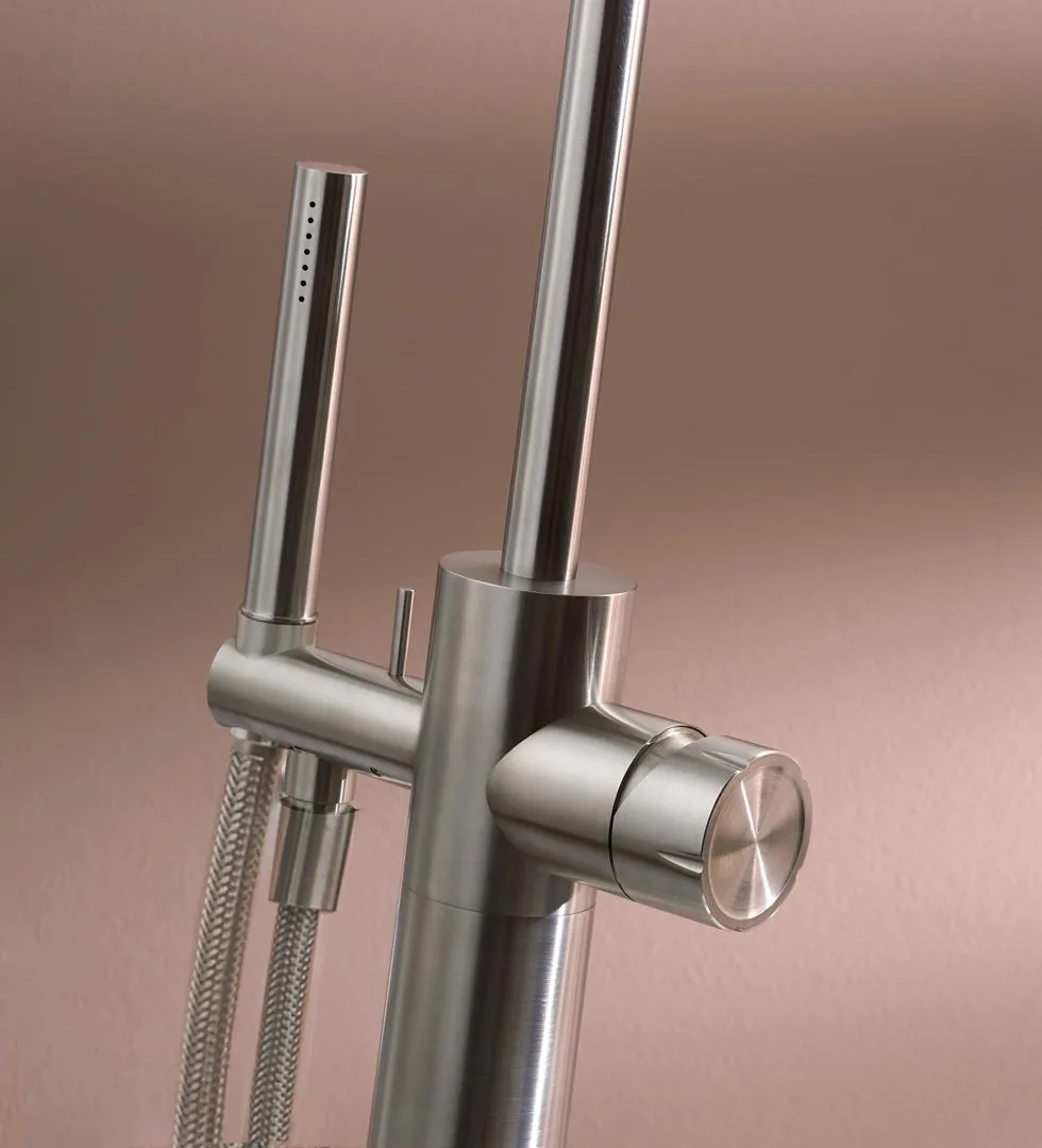 Accordo Freestanding Shower Set with Handshower and Diverter