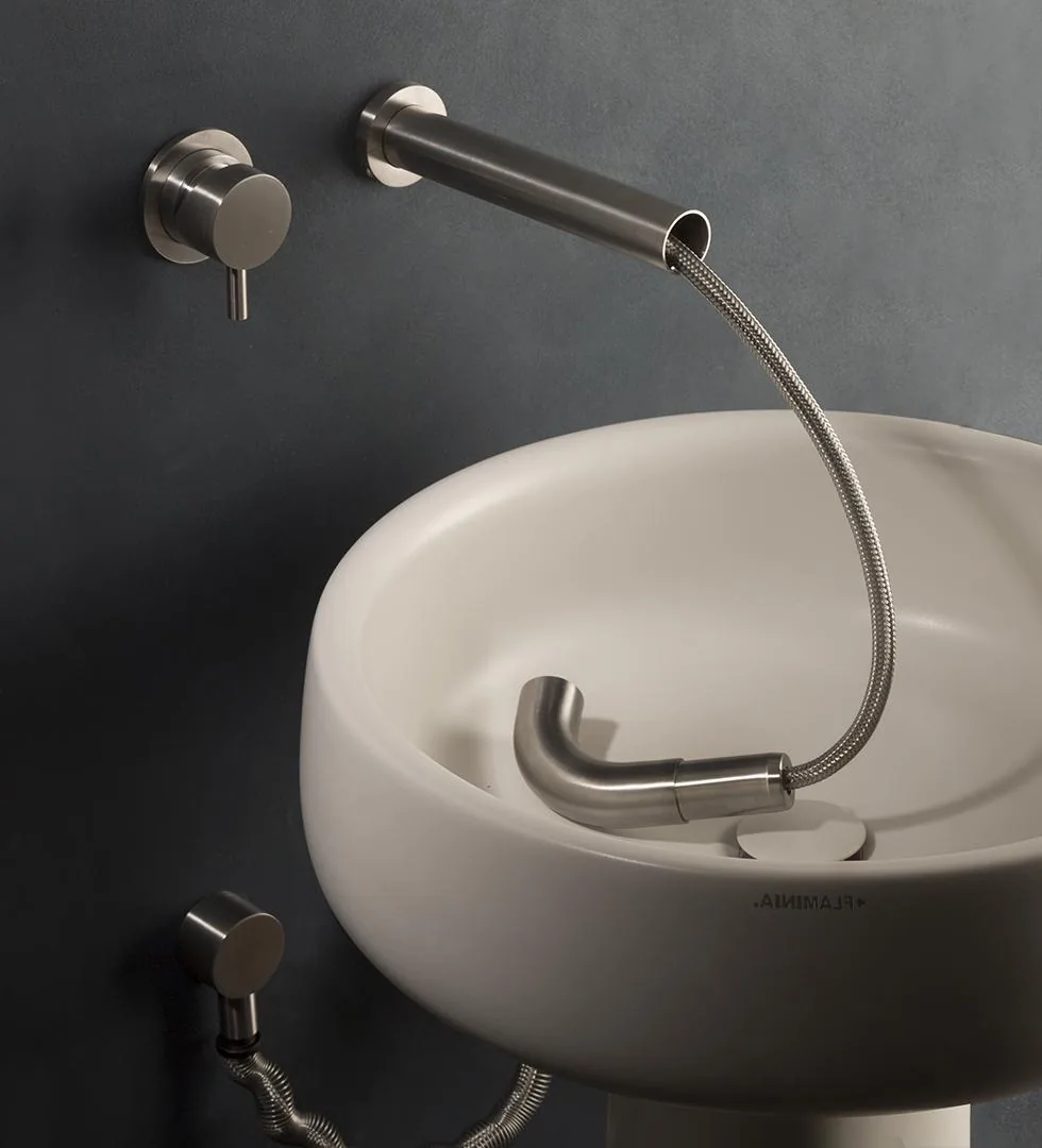 Approdo Wall Mounted Pull Out Spout Kitchen Set