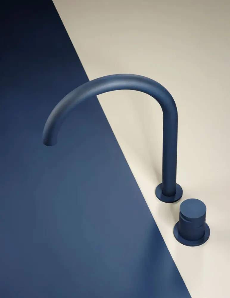 Fontea kitchen mixer in brushed stainless steel